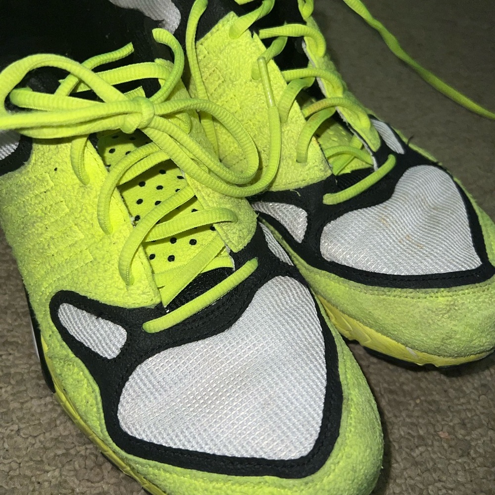 Nike “Zoom Air” Sneakers